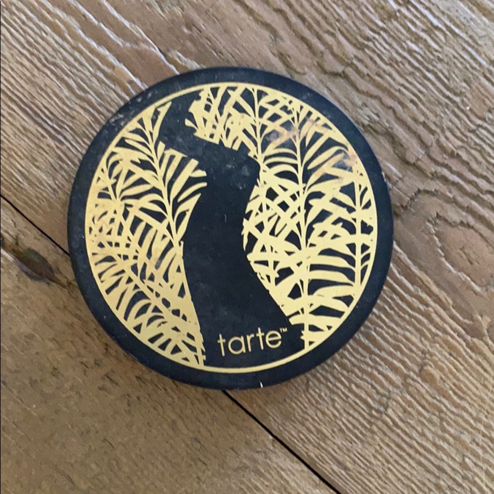 AmazonnTarte clay finishing powder